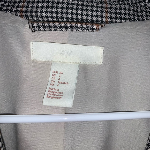 H&M Blazer - Picture 3 of 5